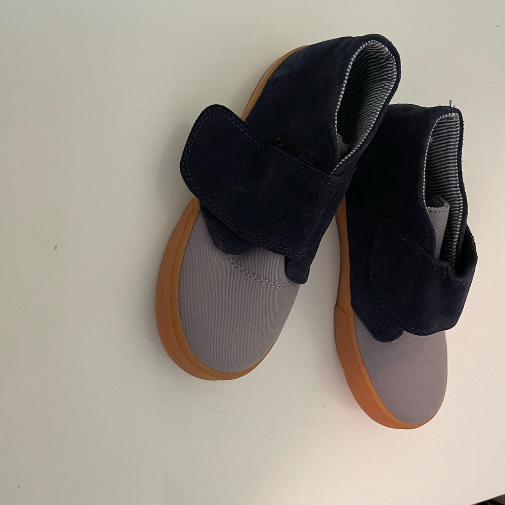 Boys shoes size 1, Morgan & Milo